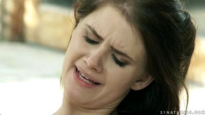 Вылизал очко телки и трахнул во дворе