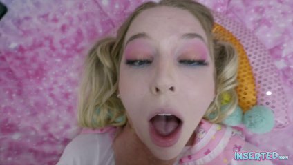 Плоская телка просит друга об оргазме и горячо трахается