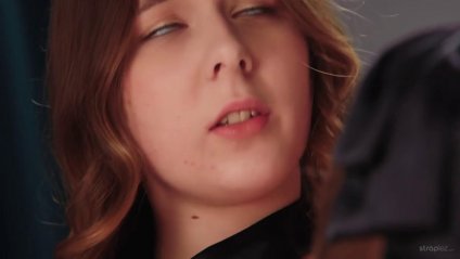 Студентка решила попробовать лесби секс с опытной сучкой