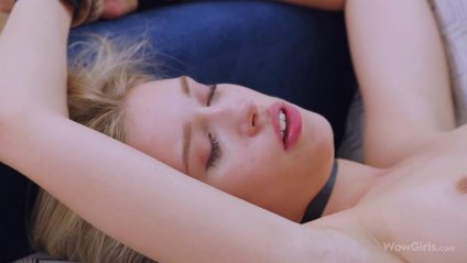 Опытный мачо порадовал куни блондинку со связанными руками