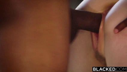 Темнокожий препод и декан грубо оттрахали молоденькую студентку